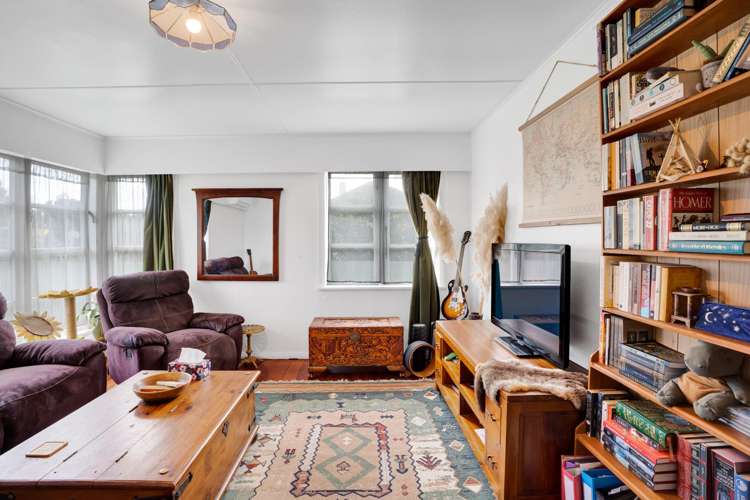 2 Gladstone Street Hawera_17