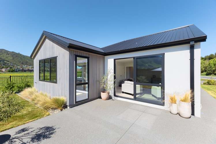100 Waipunahau Road Waikanae_17