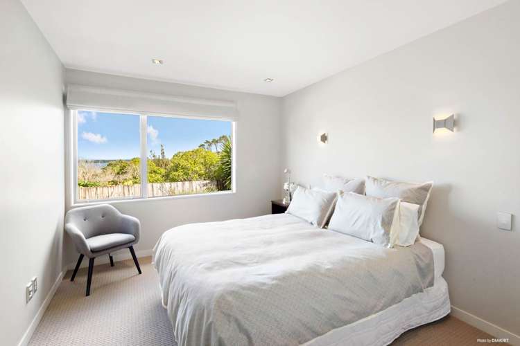 13 Hoskins Avenue Hillsborough_9