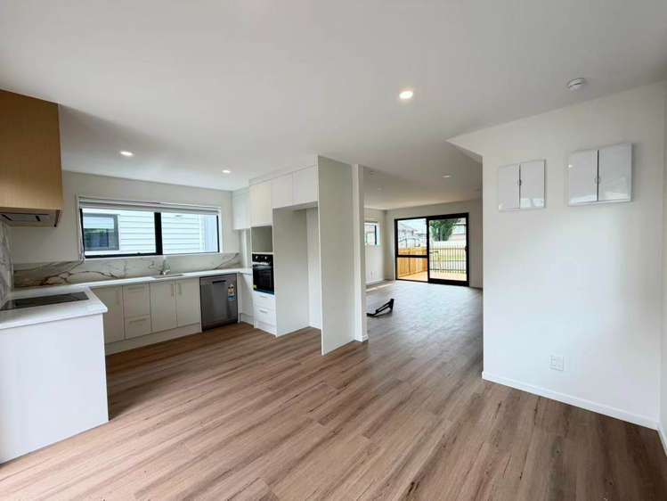 1/29 Crown Crescent Otara_3