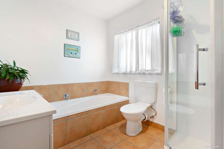 82 Lothian Brae Wattle Downs_9