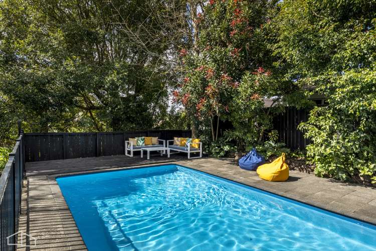 18 De Val Drive Titirangi_17