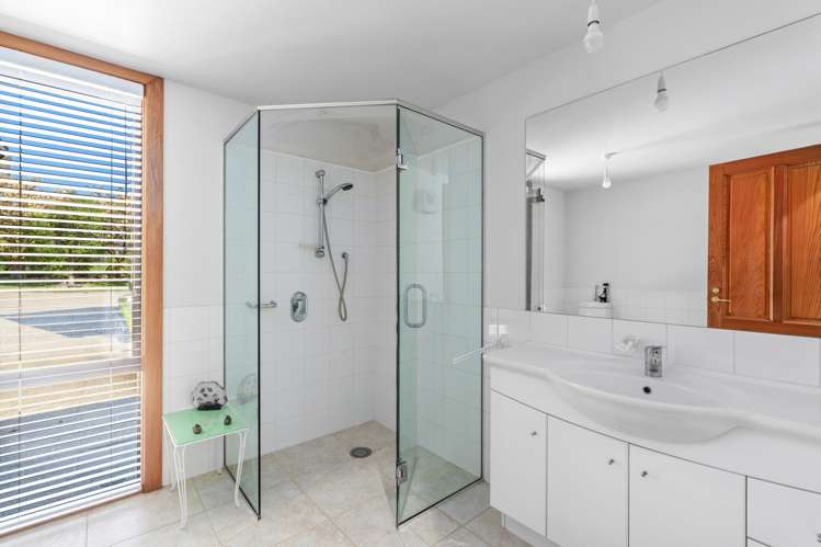 38 Sarginson Lane Wanaka_11