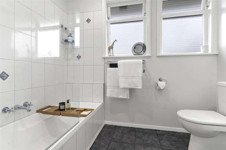 10 Surrey Street Solway_15