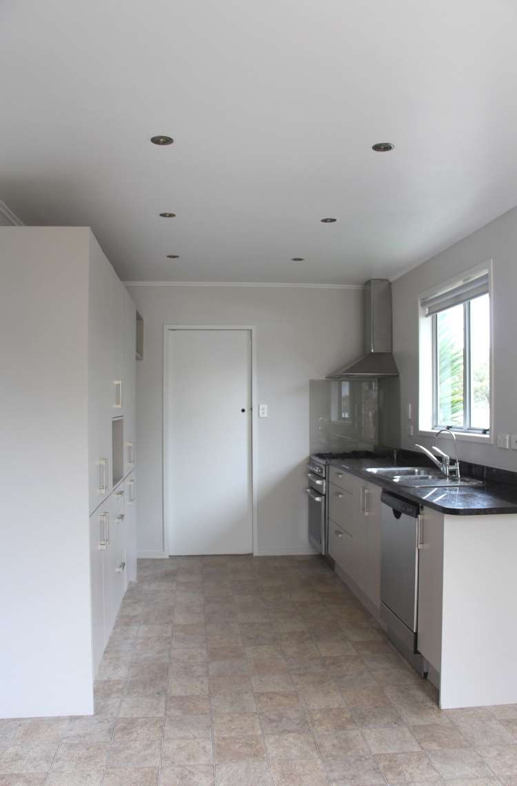 27 Lemnos Place Titirangi_3