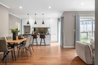 22 + 22A Kapua Crescent_1