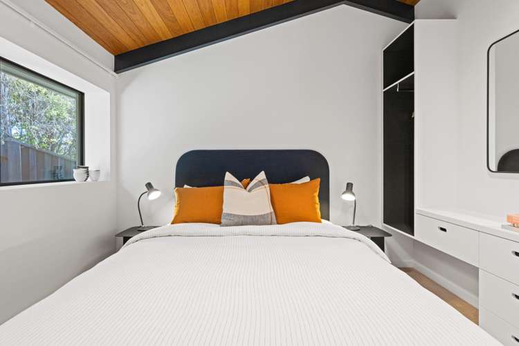 11 Beach Road Akaroa_14