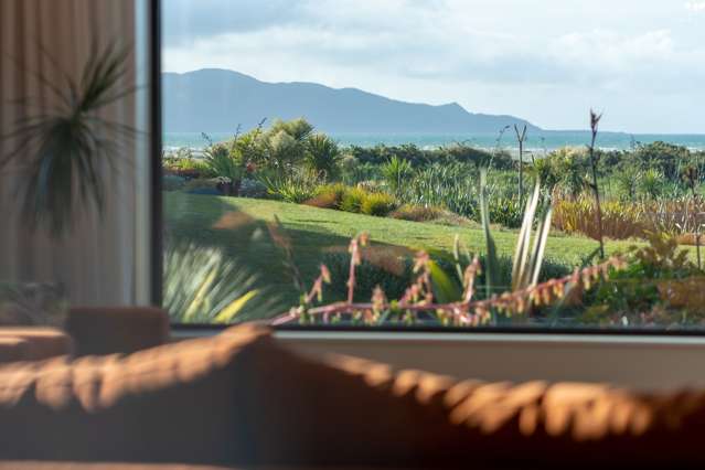 14 Takahe Drive Paraparaumu Beach_2