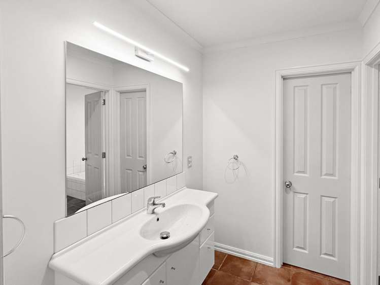 96 Charles Street 11353_17