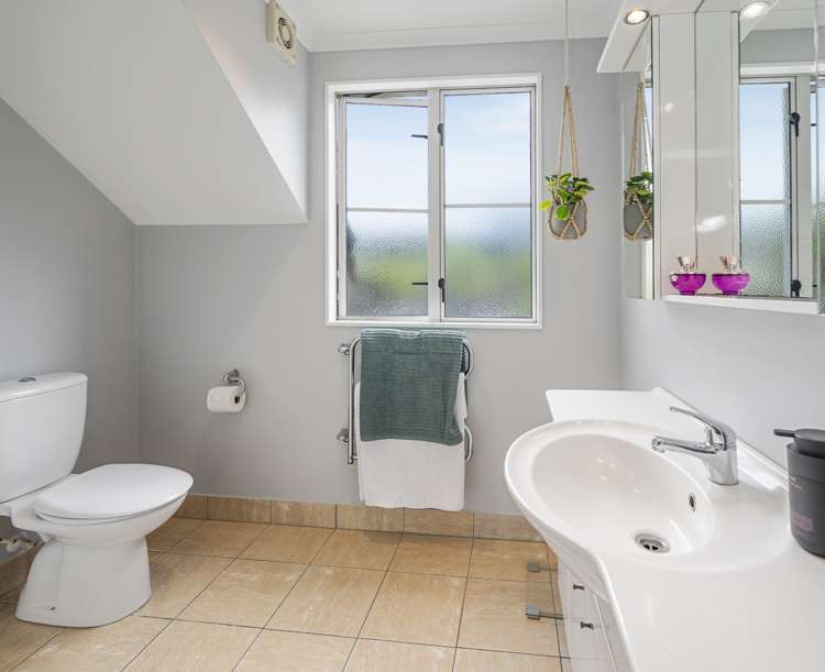 23 Hayward Rise Owhata_18