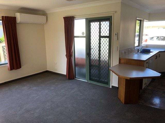 2/68A Guppy Road Greenmeadows_3