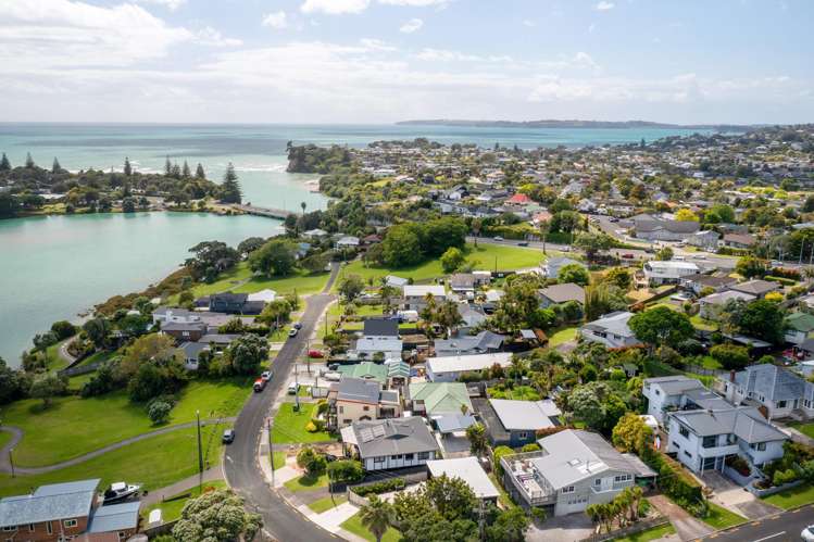 35 Pohutukawa Avenue Red Beach_45