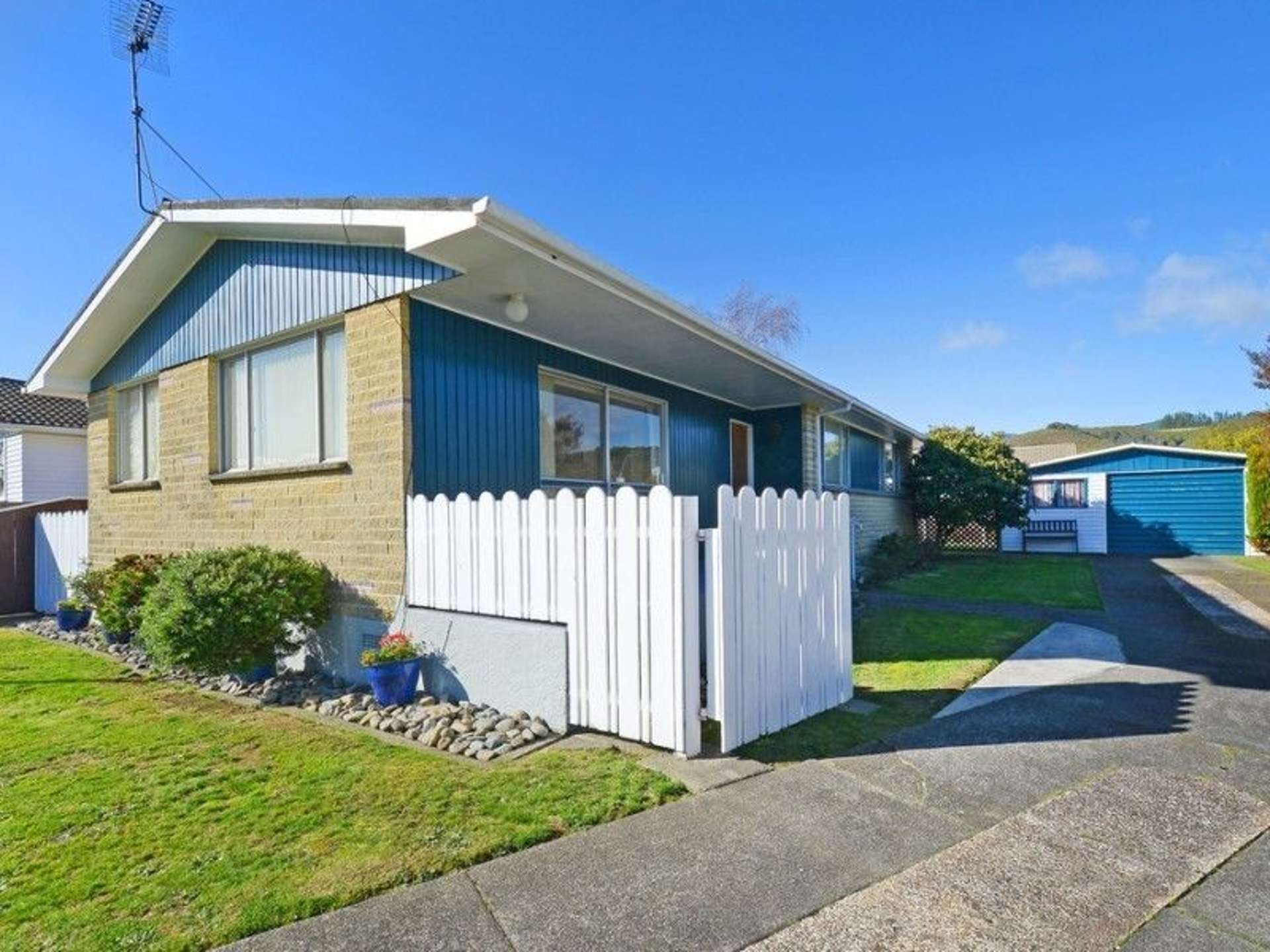 15 Riversdale Road Clouston Park Upper Hutt City Houses for Sale
