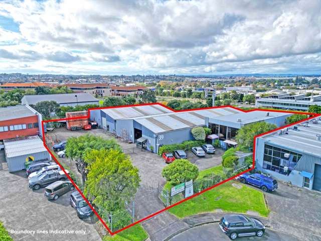 1,642sqm Industrial warehouse + Generous Yard