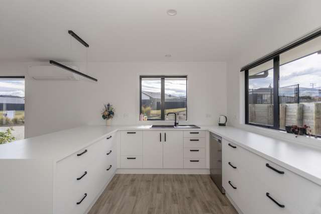 12 Whitehaven Street Weston_2