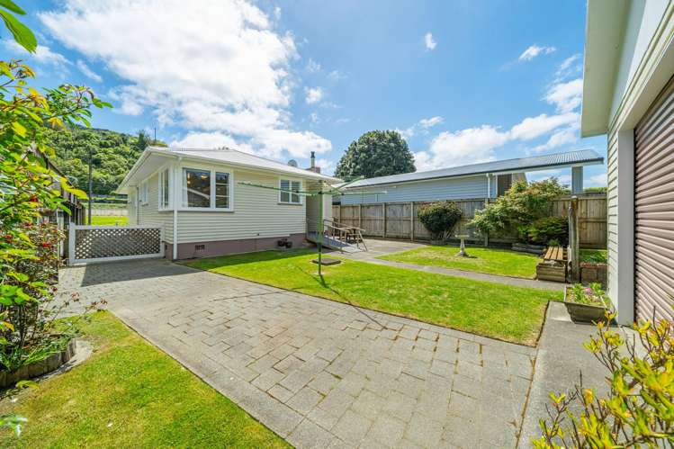 28 Golf Road Manor Park_13