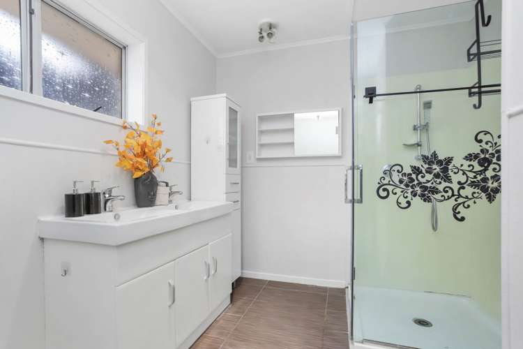 28 Nui Mana Place Te Atatu South_14