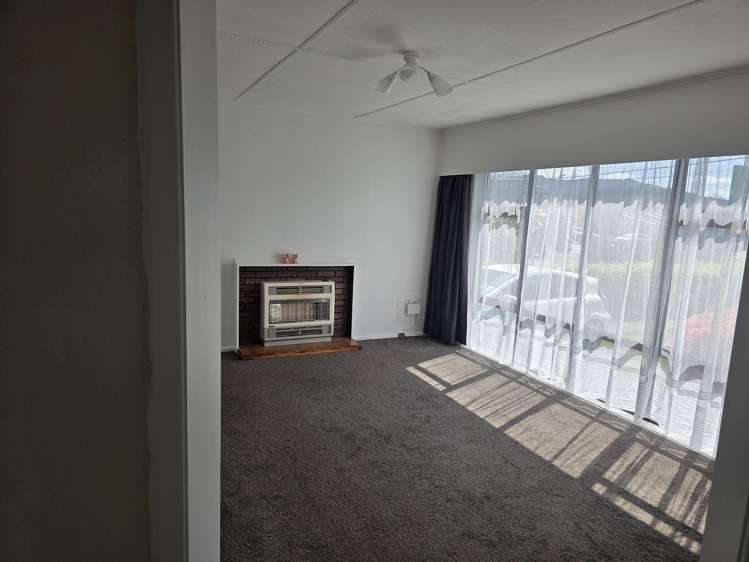 27 Wainuiomata Road Wainuiomata_5