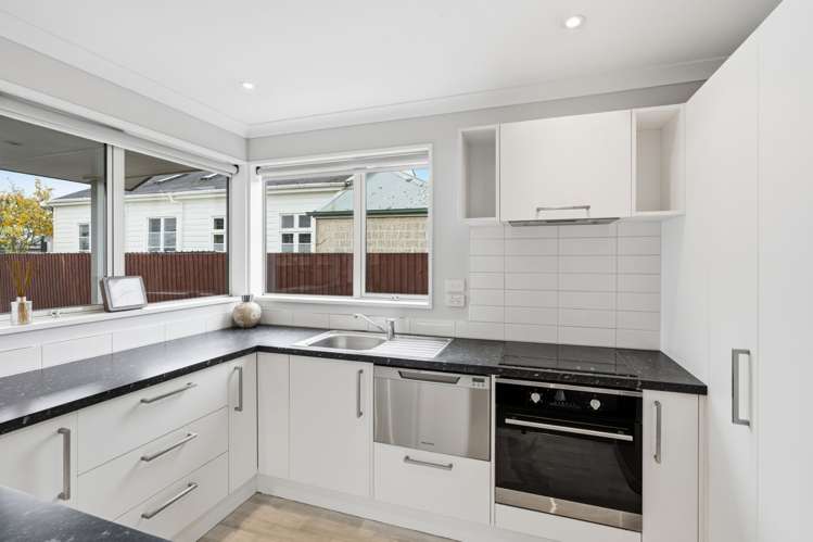 2/121 Marriotts Road_3