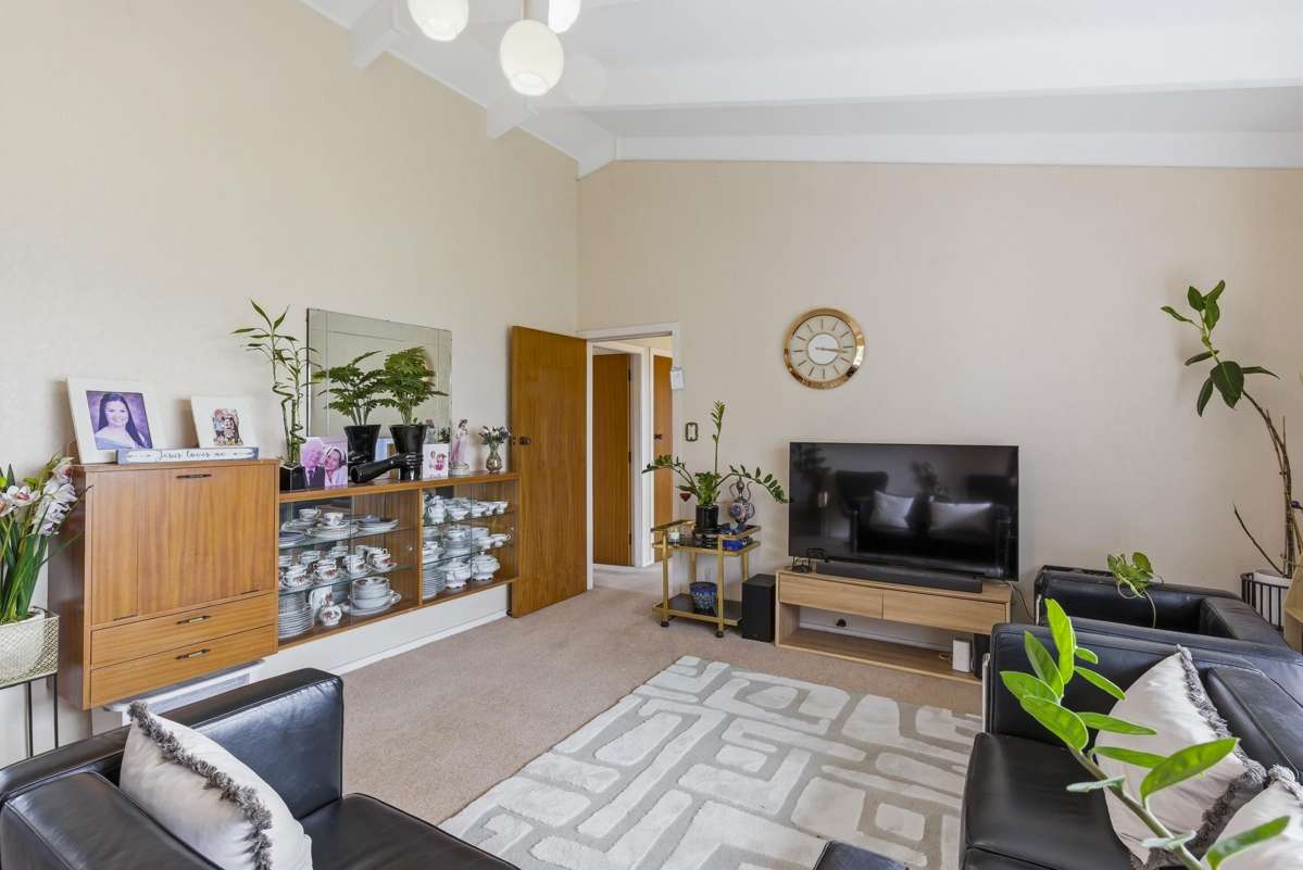 556 Queen Street East_1