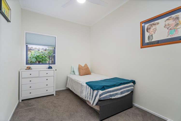 15 Martin Place Cooks Beach_17