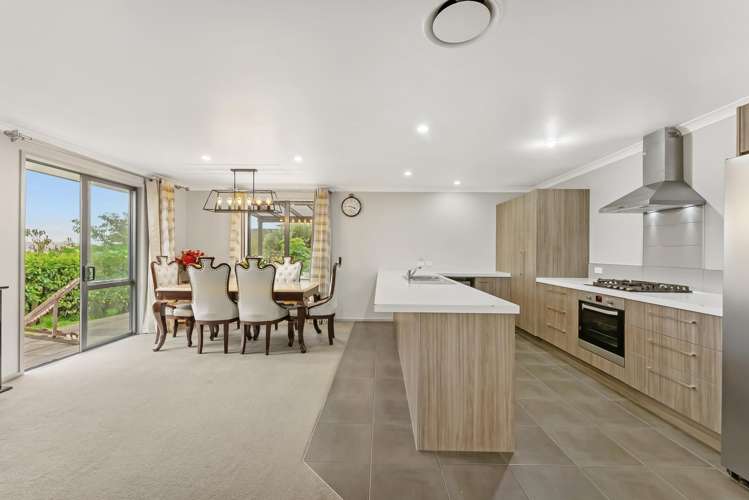 8 Ballintoy Park Drive Welcome Bay_3