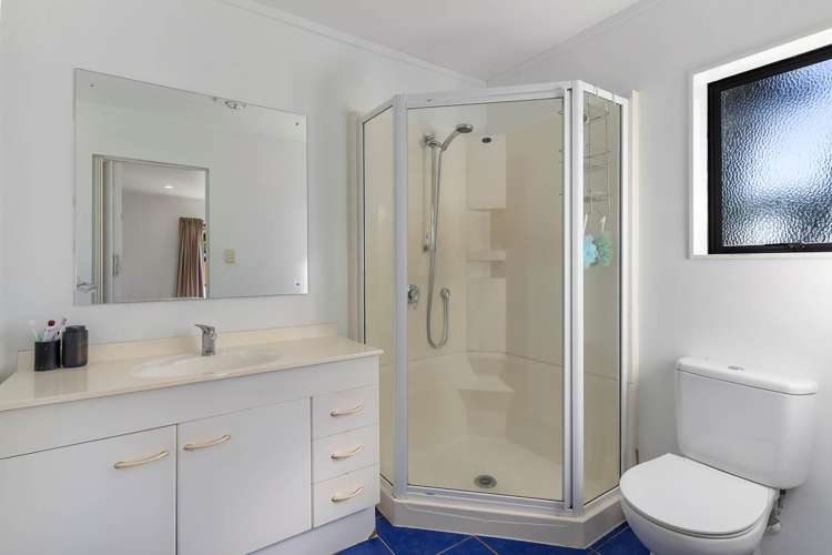 2123 Awhitu Road Pollok_21