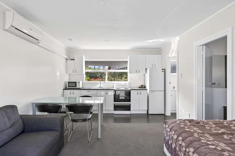 60 Main Road Makaraka_16