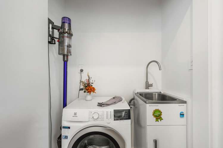 8-50 Friend Street Karori_33