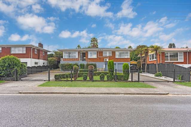 Spacious 6 Bdrm - Ideal for Large Families