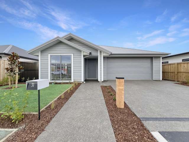 Brand new 4 bedroom family home in Rolleston