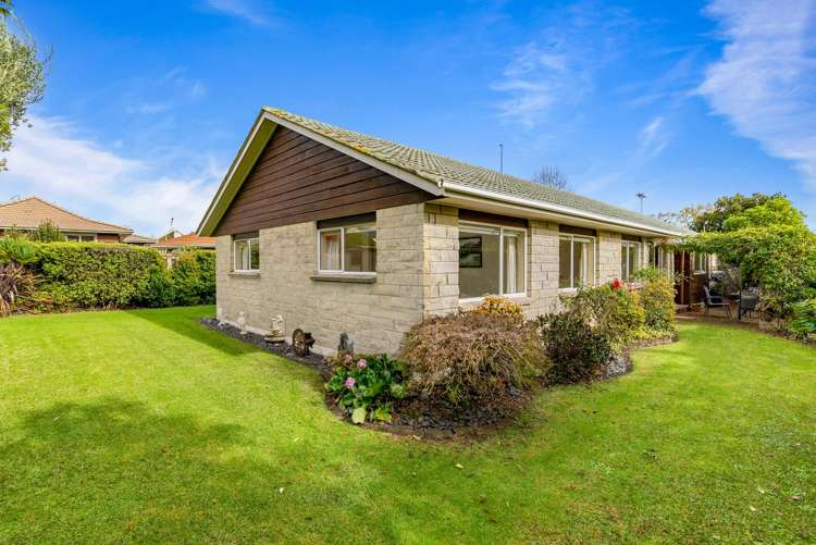 41 Headcorn Place Botany Downs_2