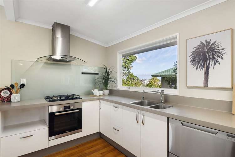 76 Parr Terrace Castor Bay_9