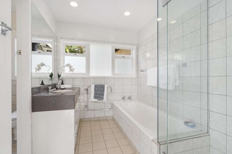 84 Landscape Road Mount Eden_13