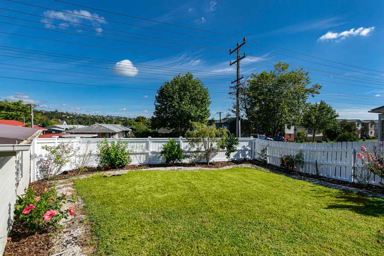 1/160 Henderson Valley Road Henderson_2