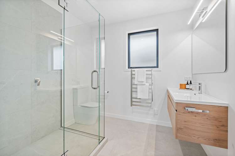 8 Te Piriti Road One Tree Point_15