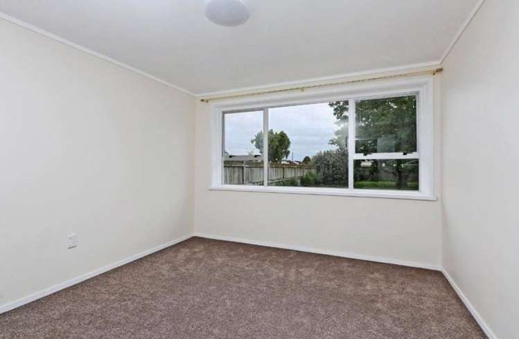 512 Eastbourne Street East 10474_5