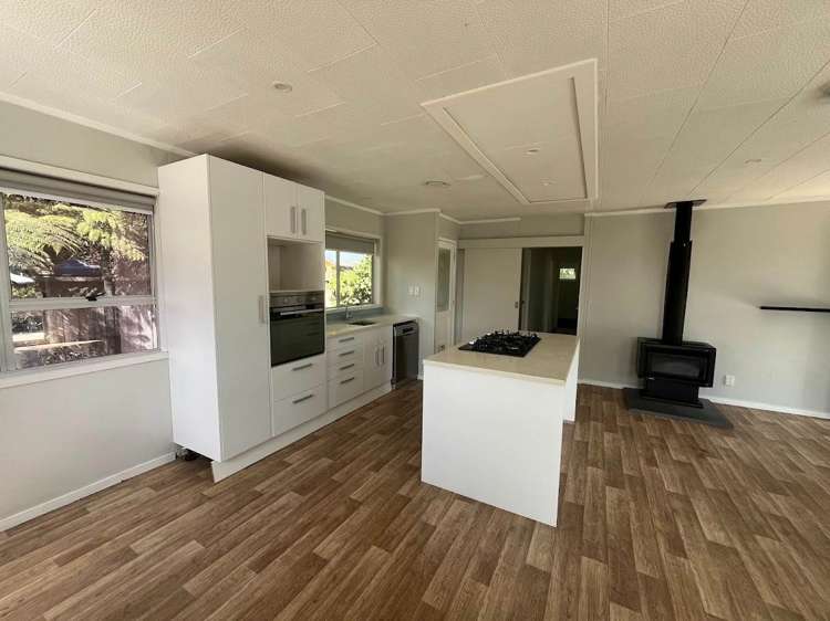 196 Glengarry Road Glen Eden_20