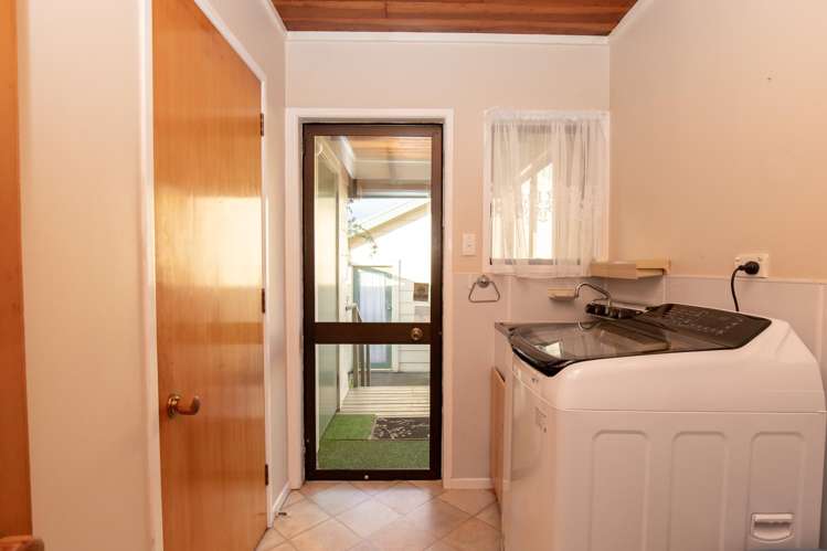 9 McClean Place Ngatea_20