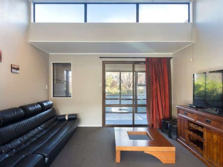 2b Thorn Crescent Fernhill/Sunshine Bay_11