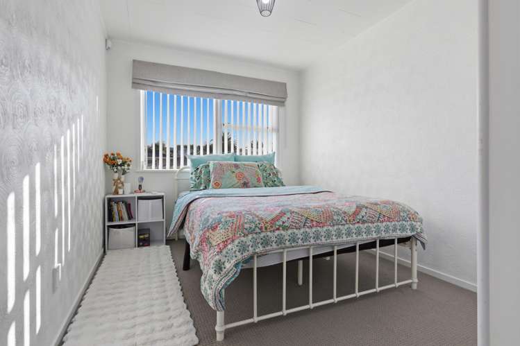 39 Thornlow Street Glendene_10