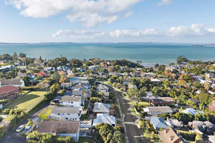 2/9 Colmar Road Mellons Bay_29