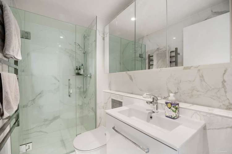 1406/47 Beach Road City Centre_13