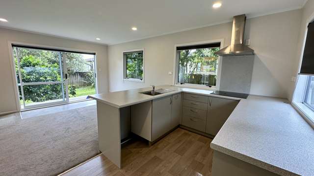 22 Airdrie Road Ranui_2