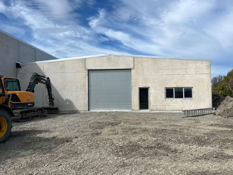 14/8 Lake Bryndwr Lane_0