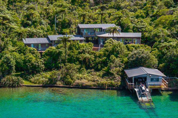 - Ruakaka Bay Marlborough Sounds_0