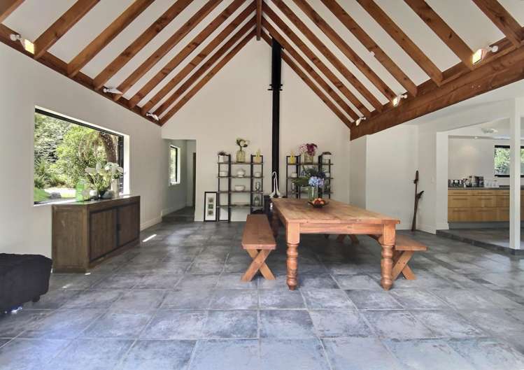 1946 Arnold Valley Road_5