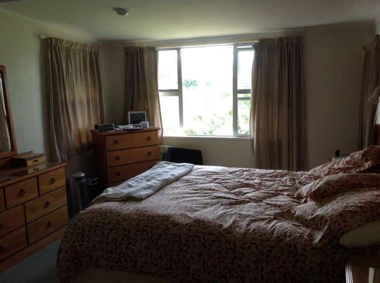 28 Lagoon Avenue Albert Town_6