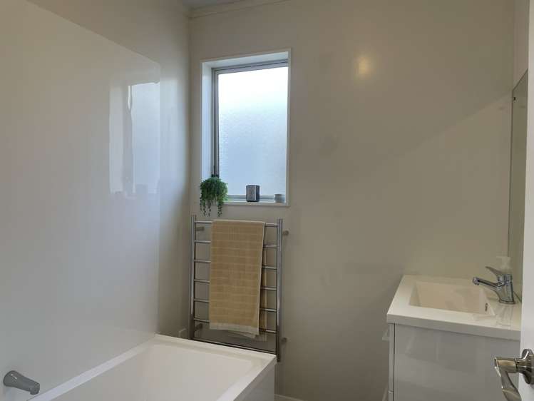 219 The Esplanade Petone_11