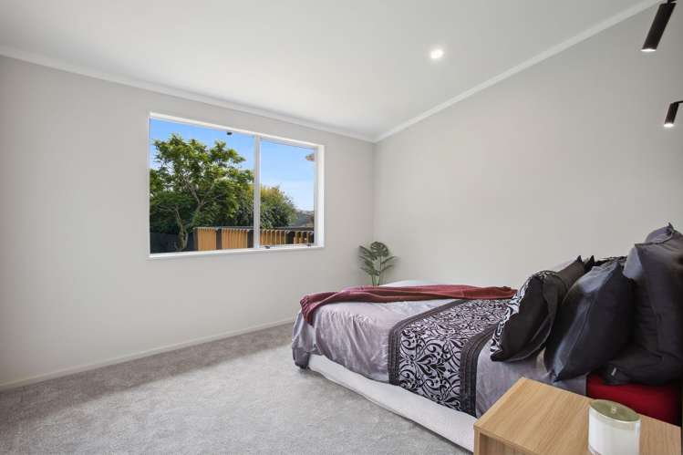 36 Sun Valley Hatfields Beach_18